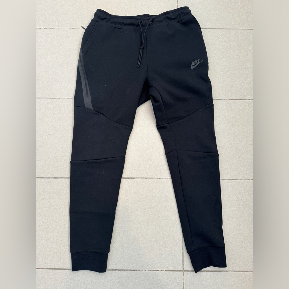 Nike tech fleece joggers - men’s size M